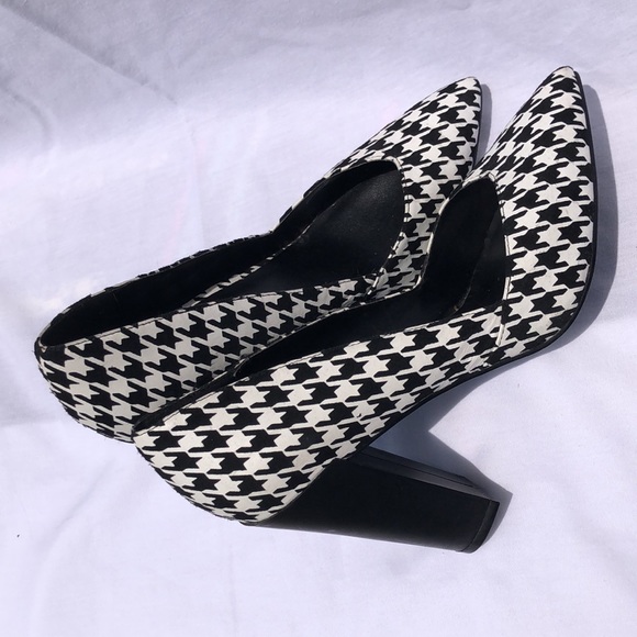 Charles By Charles David Size 6 Mod Heel Black White Chevron Shoe - Picture 5 of 5